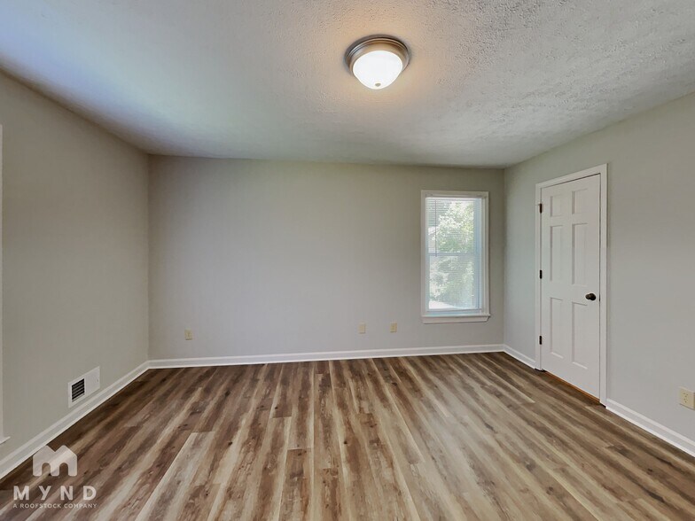 Building Photo - 1186 Bayridge Dr