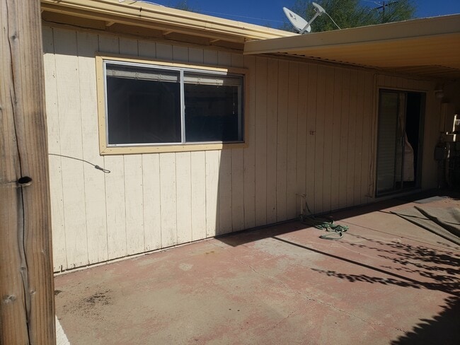 Building Photo - 3560 N Tucson Blvd