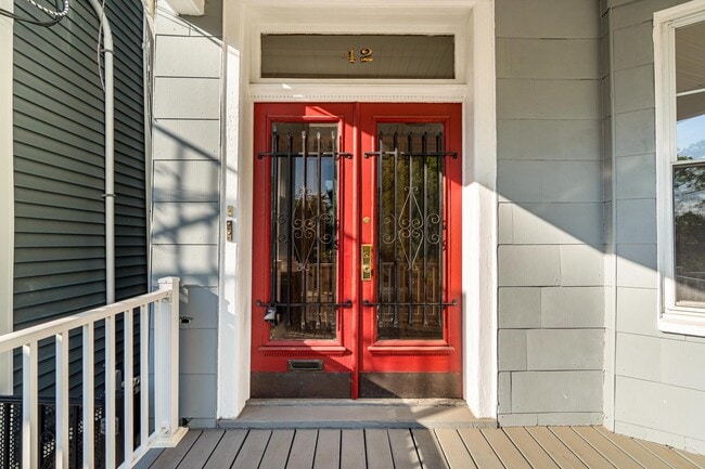 Building Photo - 42 Duer Pl