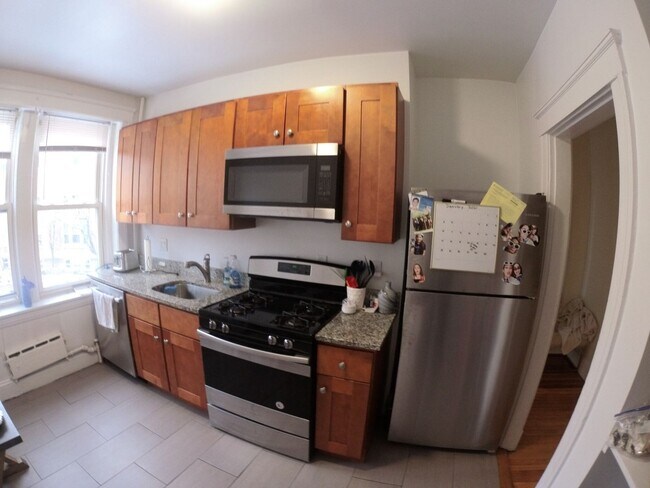 Building Photo - 241 Freeman St #4D Brookline MA 02446