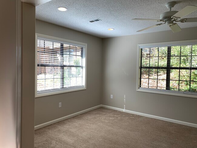 Family room - 2756 victory ct