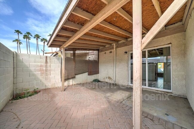 Building Photo - 3840 N 43rd Ave