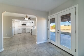 Building Photo - Beautiful 3/2 Apple Valley Home