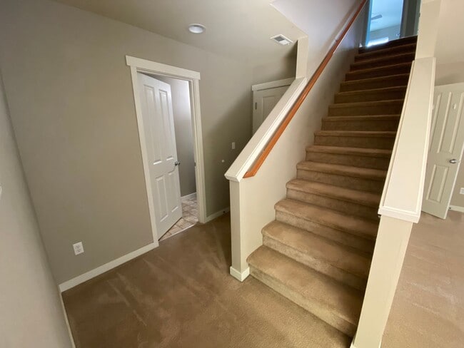 Building Photo - DuPont home with greenspace views, fenced ...