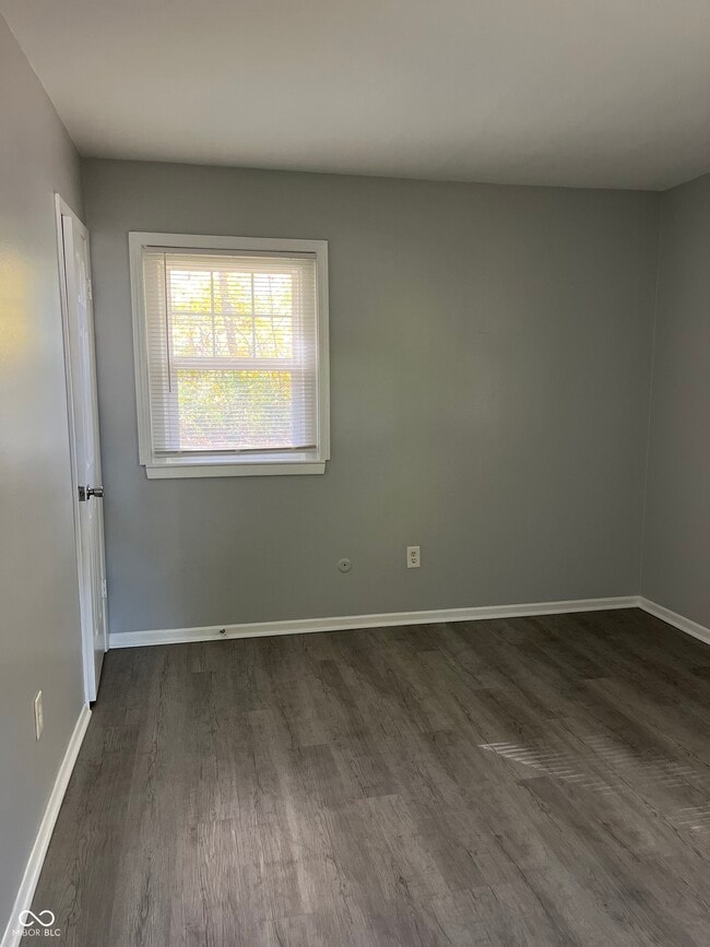 Building Photo - 9425 Rochelle Dr