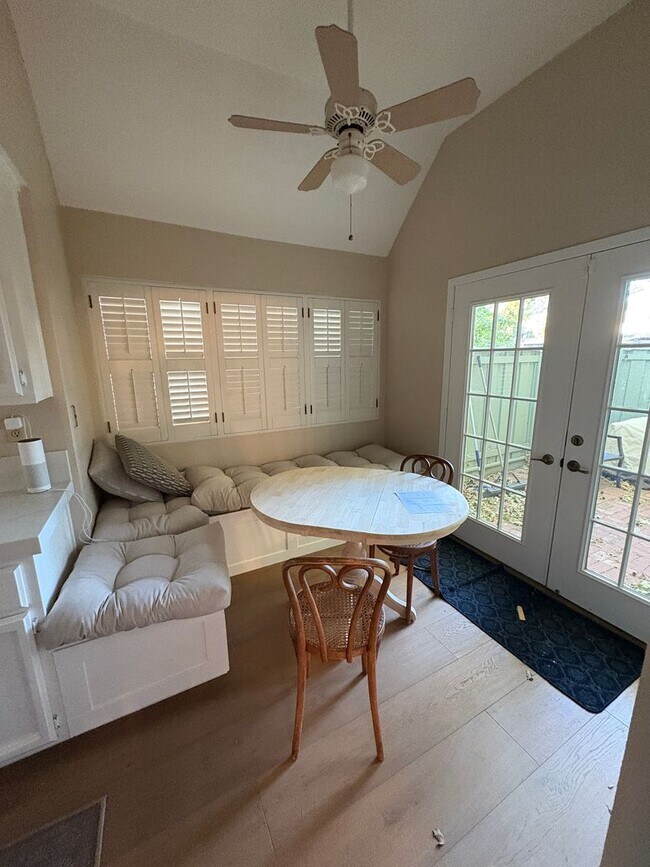 Building Photo - 1818 Stratton Cir