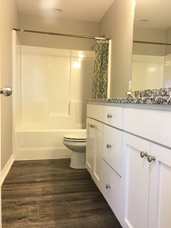 Building Photo - 550 N Greylag Way