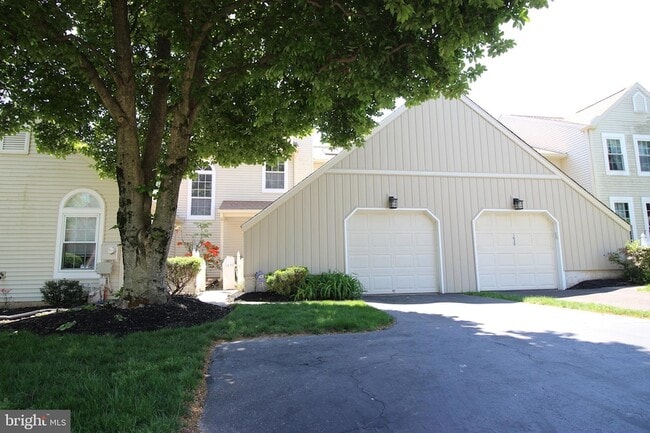 Building Photo - 1632 McNelis Dr