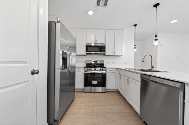 Building Photo - 26738 Cascade Sunrise St