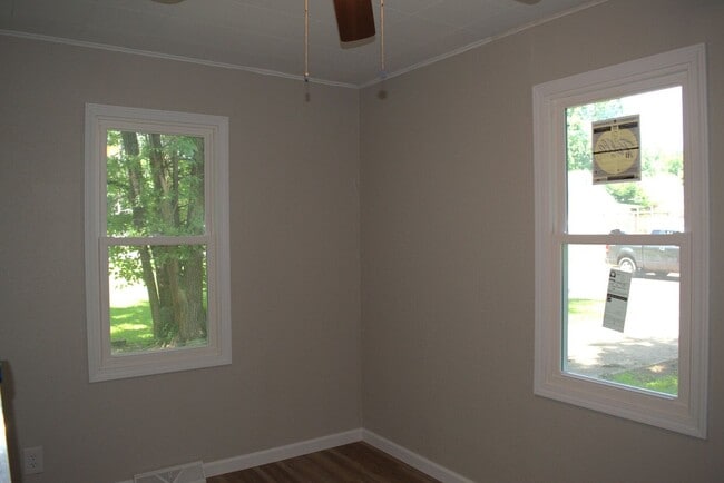 Building Photo - Great 2 Bed 1 Bath House!