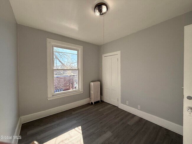 Building Photo - 184 Quail St