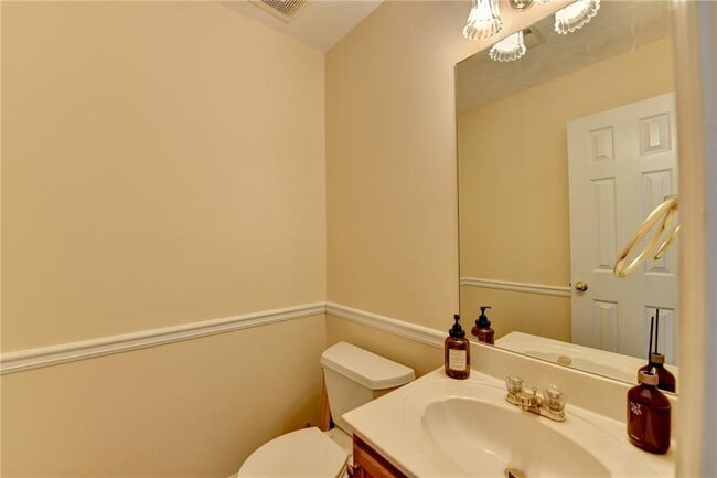 Building Photo - 3380 McClure Woods Dr