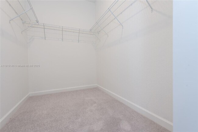 Building Photo - 2636 SE 8th Ct