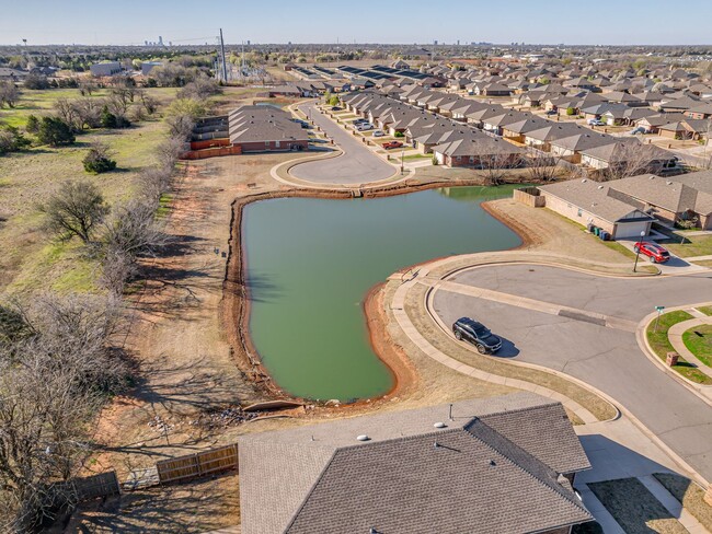 Building Photo - Newer Home in OKC