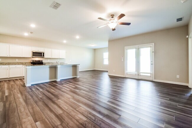 Building Photo - 3939 Kendrick Cir