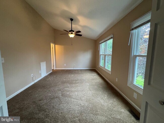Building Photo - 10601 Greta Lynn Ct