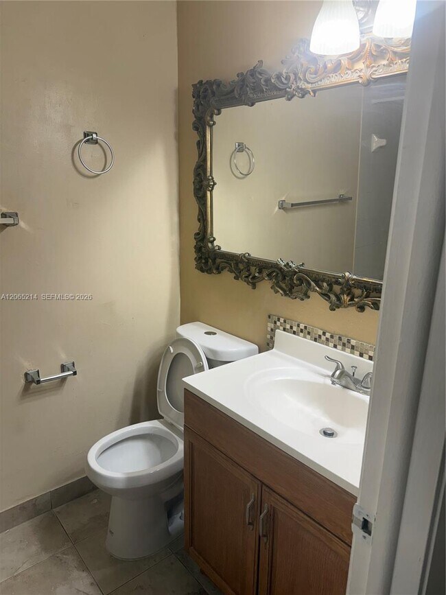 Building Photo - 722 NW 125th Ct