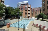 Building Photo - 1121 Arlington Blvd
