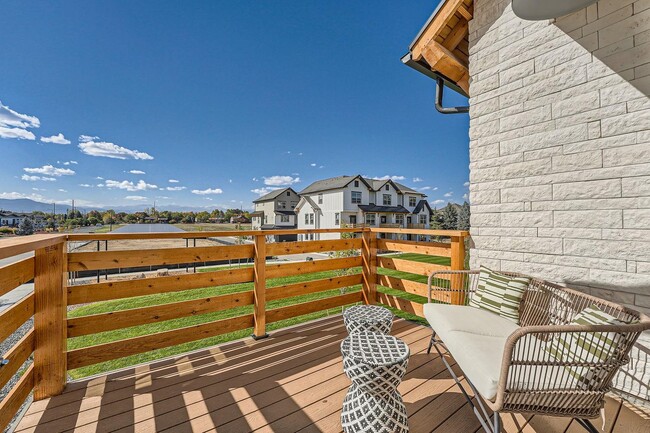 Building Photo - Barry Linn Townhomes