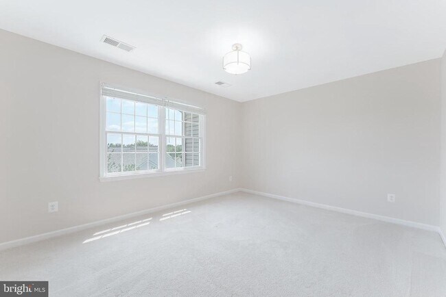 Building Photo - 20152 Boxwood Pl