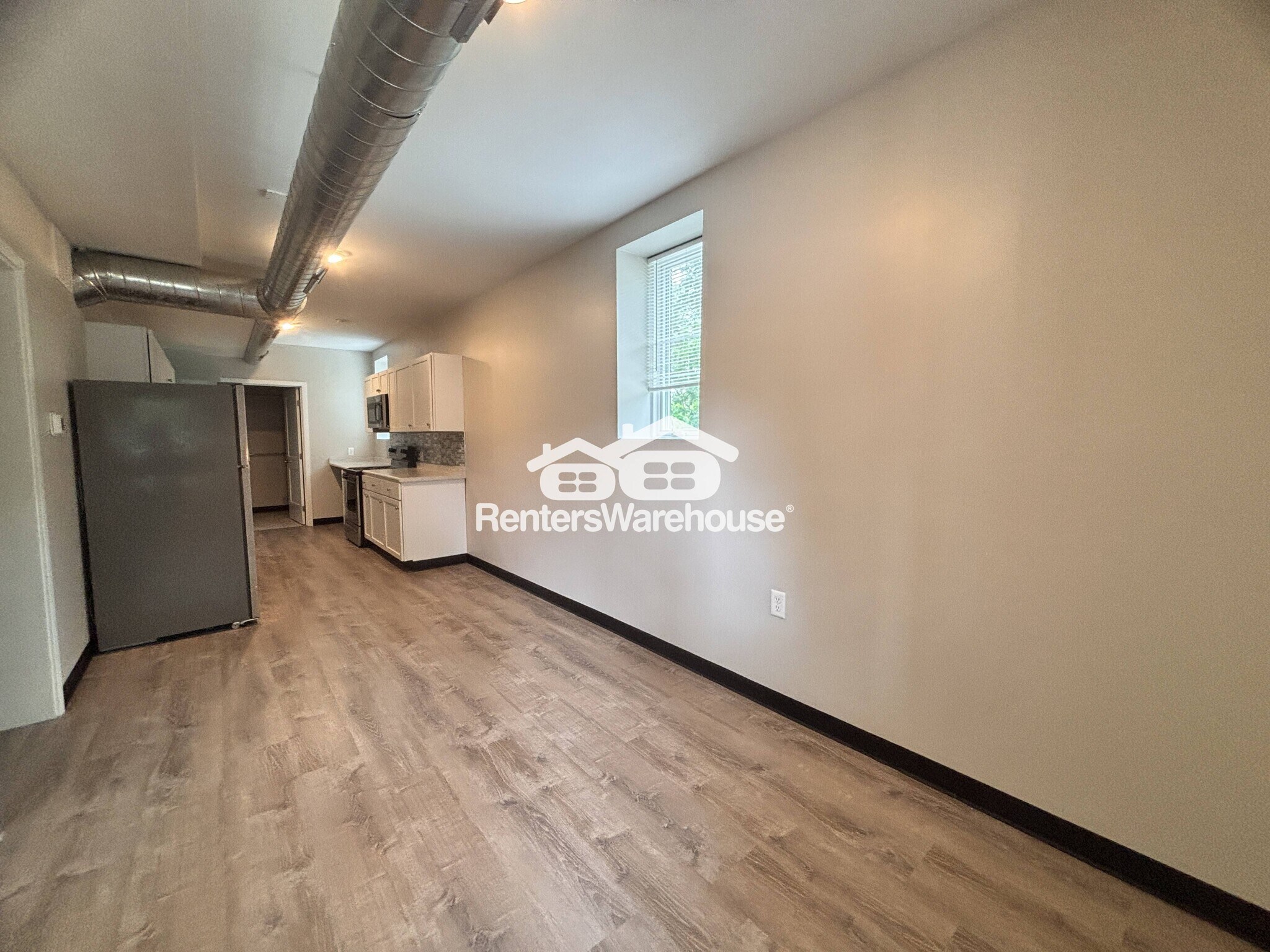 Building Photo - 6633 NW 6th Dr