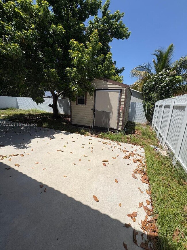 Building Photo - 18116 SW 139th Pl
