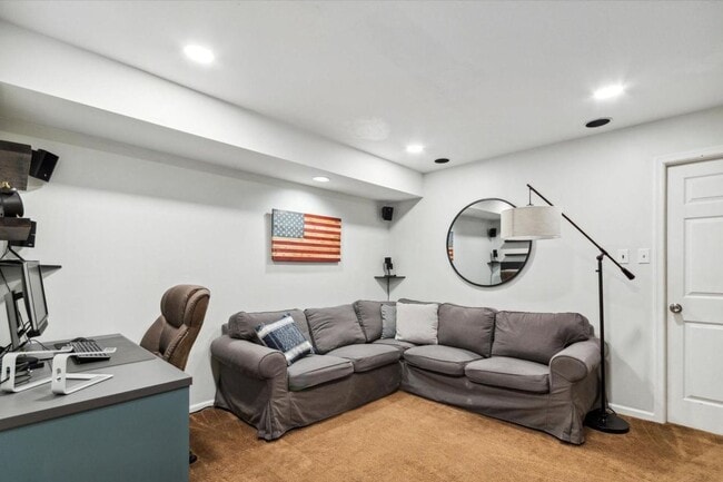 Building Photo - 4 Bedroom 2 Bath Townhome in Exton Station