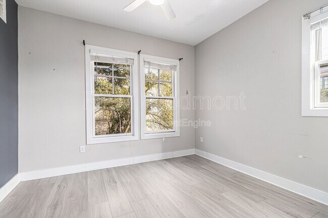 Building Photo - 925 Garrett St