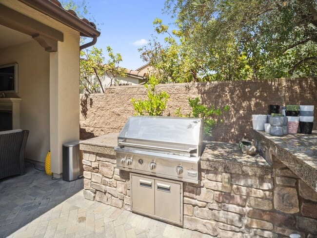 Building Photo - Showing Times: to schedule a viewing, please call & contact us