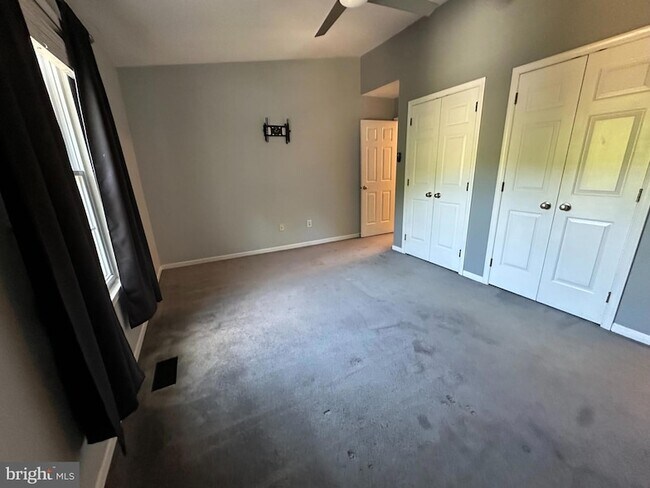 Building Photo - 202 Fieldstone Ln
