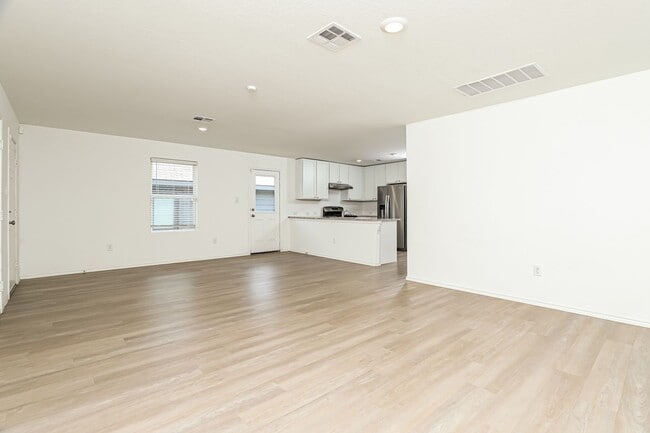 Building Photo - First time rental. Newer build home locate...