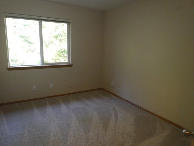 Building Photo - 15455 SW Kirby Ln