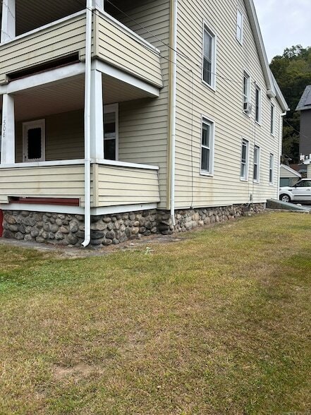 Building Photo - 508 S Main St