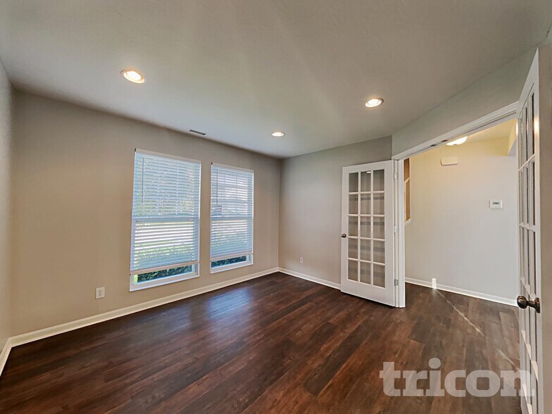 Building Photo - 6077 W Jamison Dr