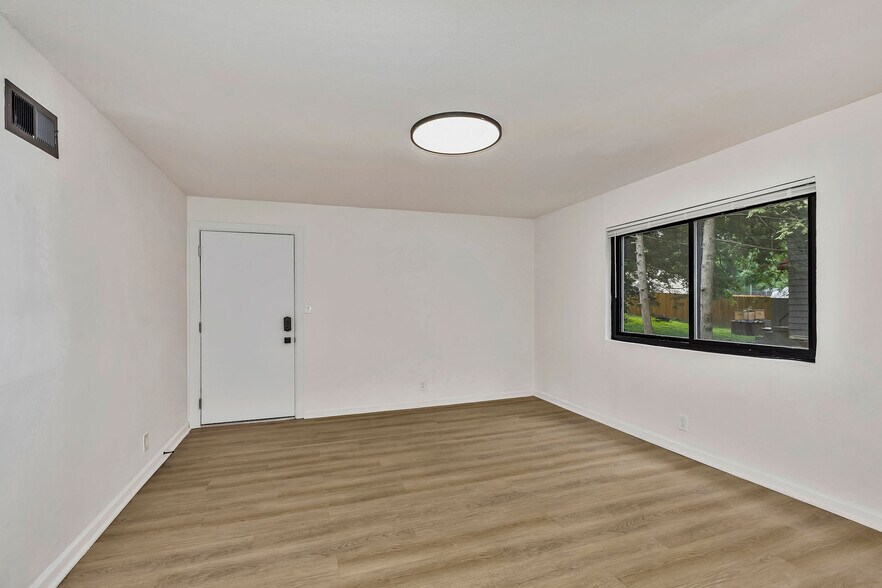 Building Photo - 2535 Lysle Ln