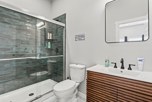 Building Photo - 518 Prospect St