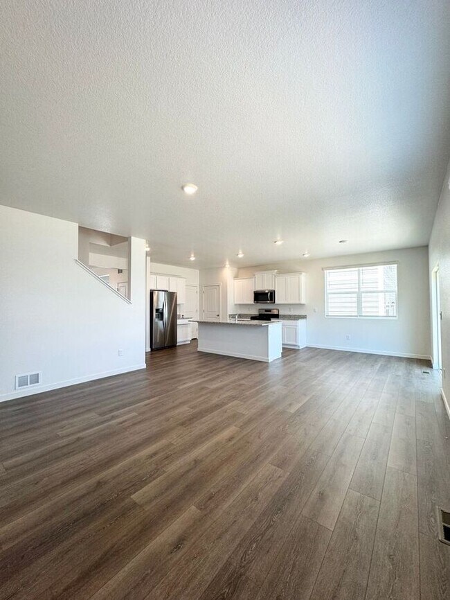 Building Photo - Built in 2024! 5 bedroom 3 Bath House in W...
