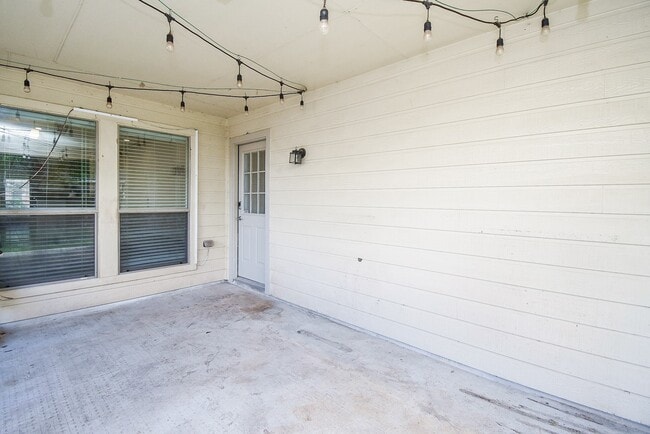 Building Photo - 13014 Southern Creek Dr