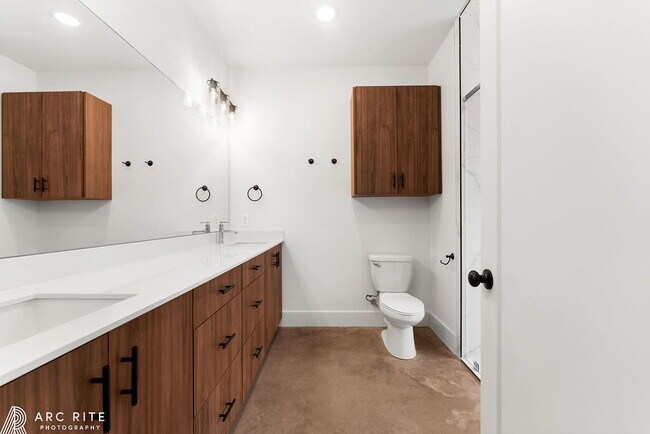 Building Photo - Pre-Leasing Fall of 2026!! Luxury Homes!!