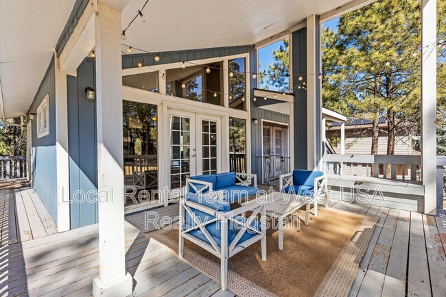 Building Photo - 1720 N Doral Way