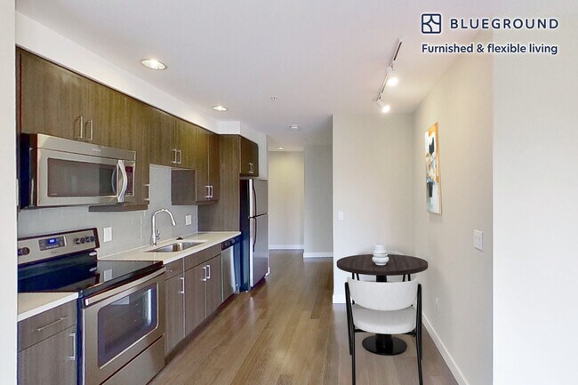 Building Photo - 77 Exeter St