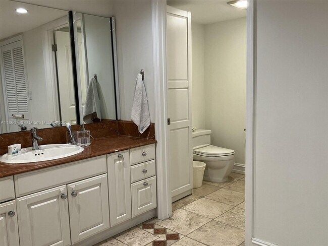 Building Photo - 151 Crandon Blvd