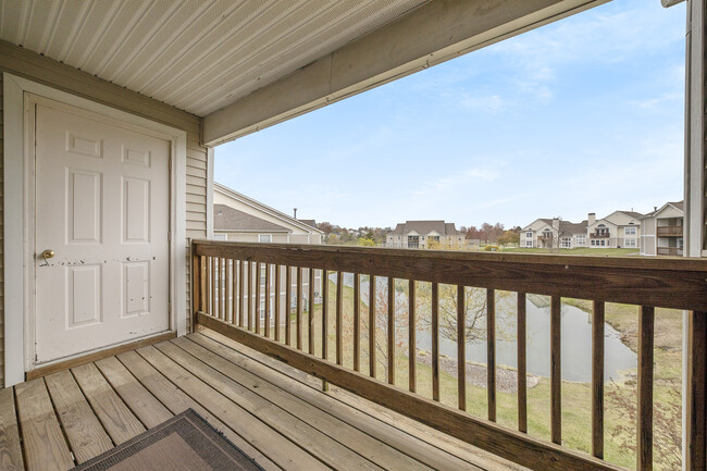 Building Photo - 1528 Oakfield Dr