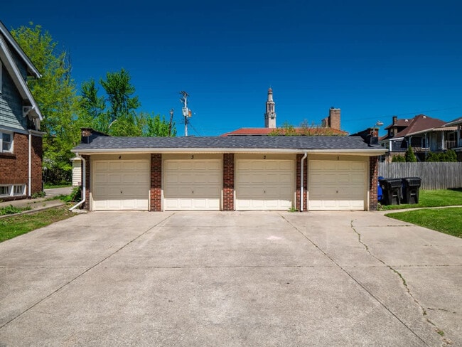 Building Photo - 3222 West Blvd