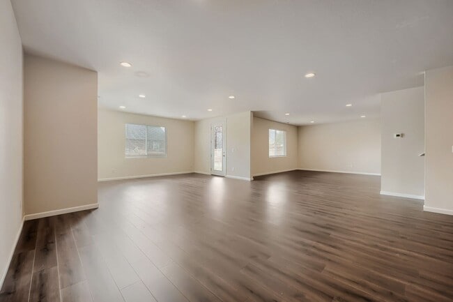Building Photo - Amazing 6bed/3bath home in Edgewood, WA!