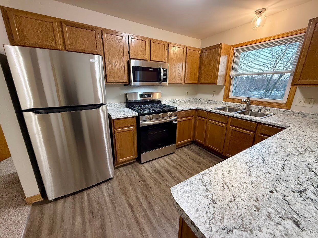 Kitchen 3 - 2042 Cliff Alex Ct S