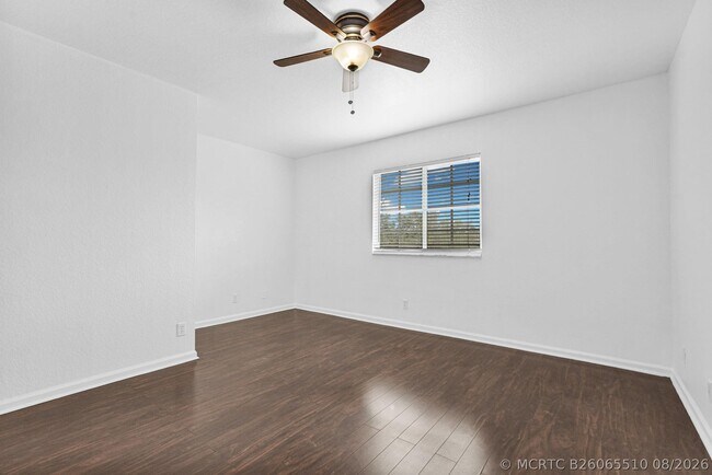 Building Photo - 1427 NW 34th Way