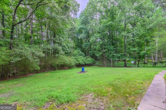 Building Photo - 2100 Whitebluff Way