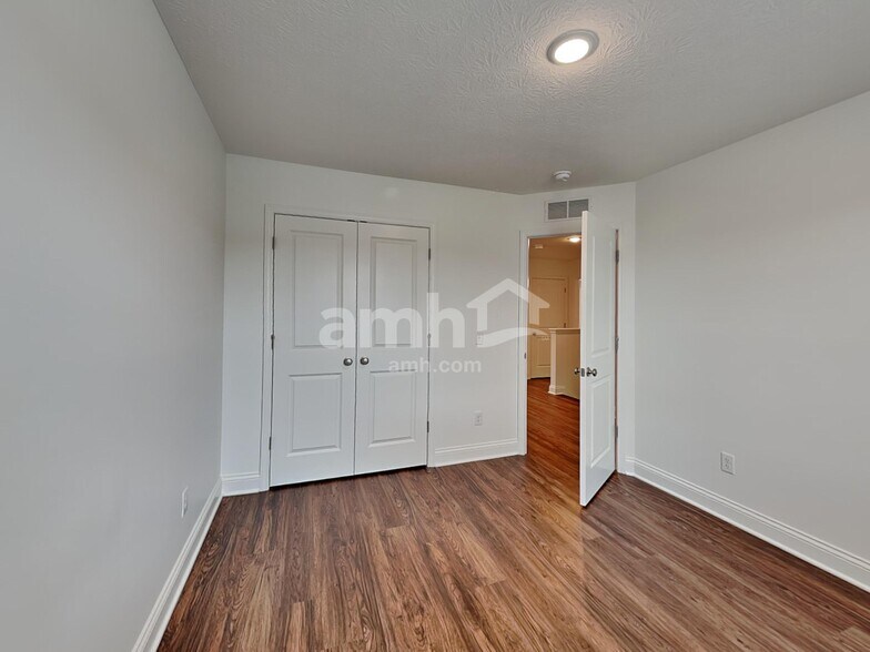 Building Photo - 8284 Northpoint Dr