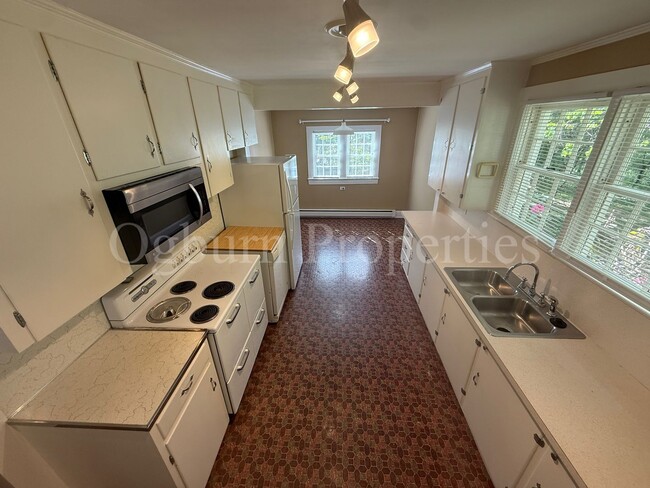 Building Photo - 159 Stanton Dr